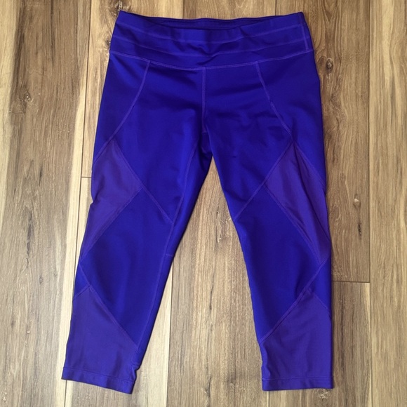 Athleta Mesh Sonar Capri, Purple SIZE M - Picture 3 of 6
